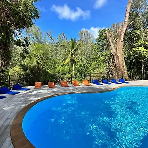 Blanco Lanta Hostal