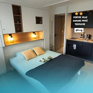  Appartement Superbe 2** Rénové A Neuf Idéalement Placé France